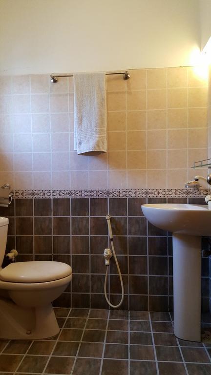 Royal Inn Hotel Karaczi Zewnętrze zdjęcie
